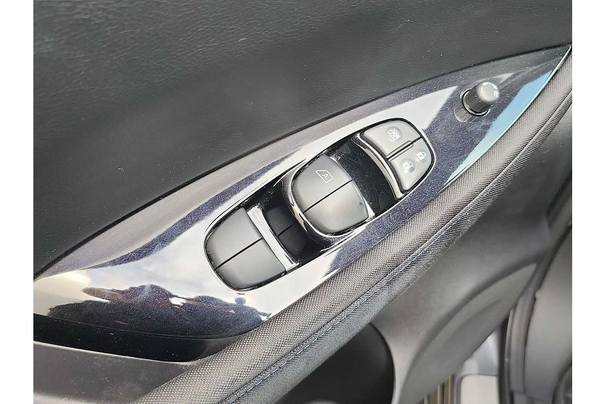 2020 Nissan LEAF SV