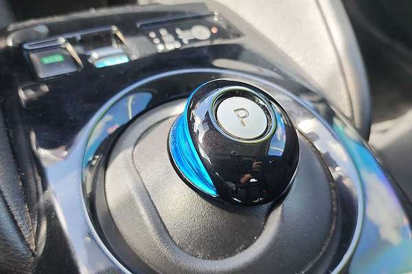 2020 Nissan LEAF SV