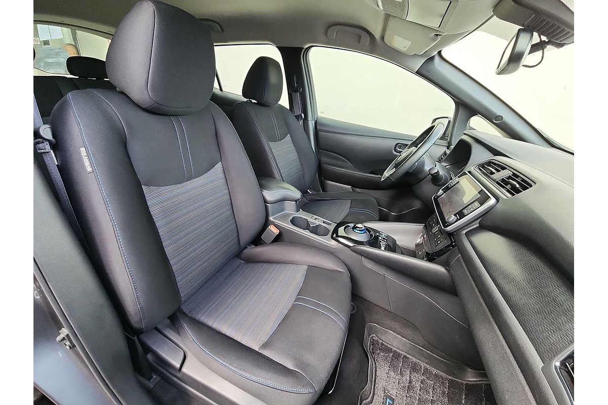 2020 Nissan LEAF SV