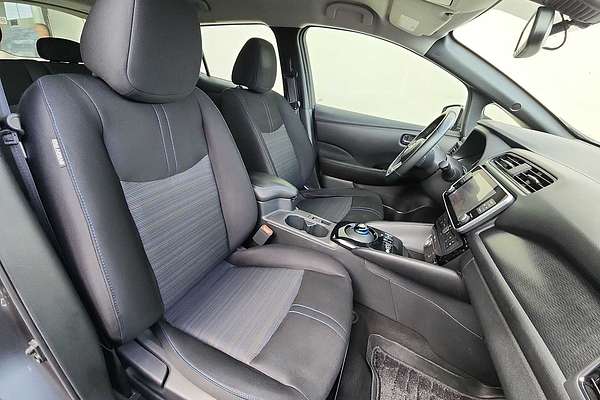 2020 Nissan LEAF SV