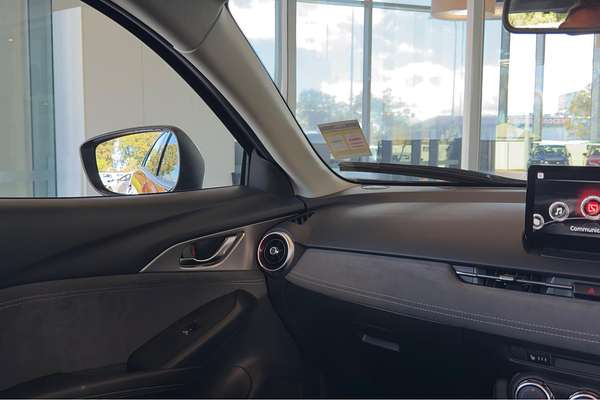 2025 Mazda CX-3 G20 Akari DK