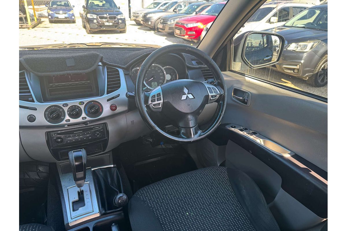 2011 Mitsubishi Triton GLX-R MN 4X4