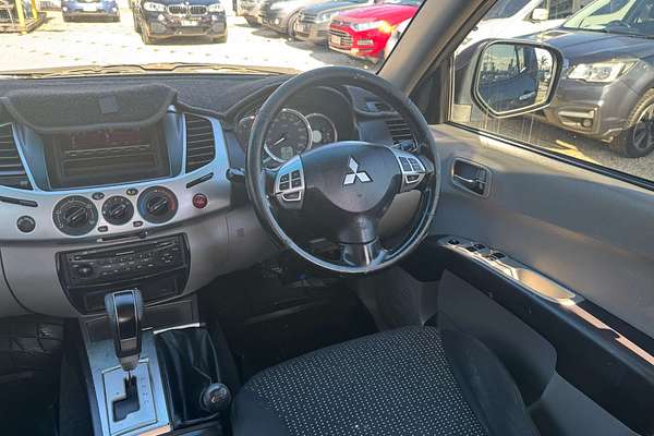 2011 Mitsubishi Triton GLX-R MN 4X4