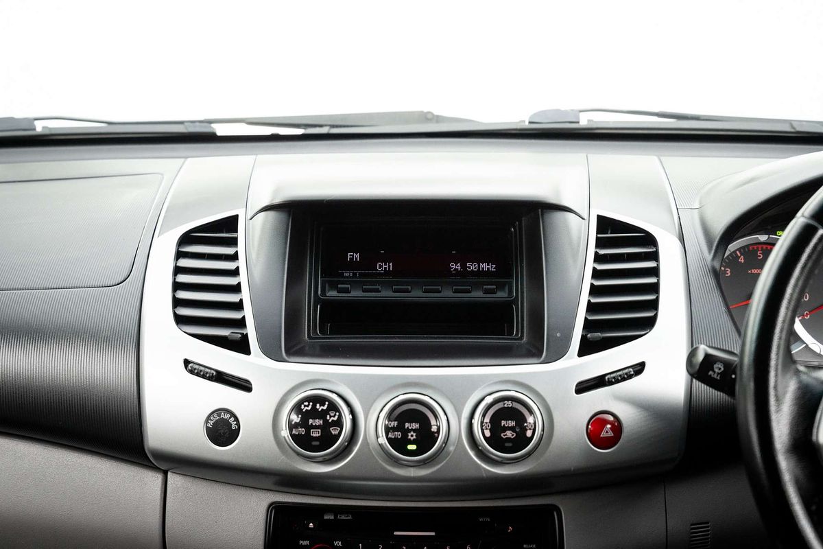 2013 Mitsubishi Triton GLX-R MN 4X4