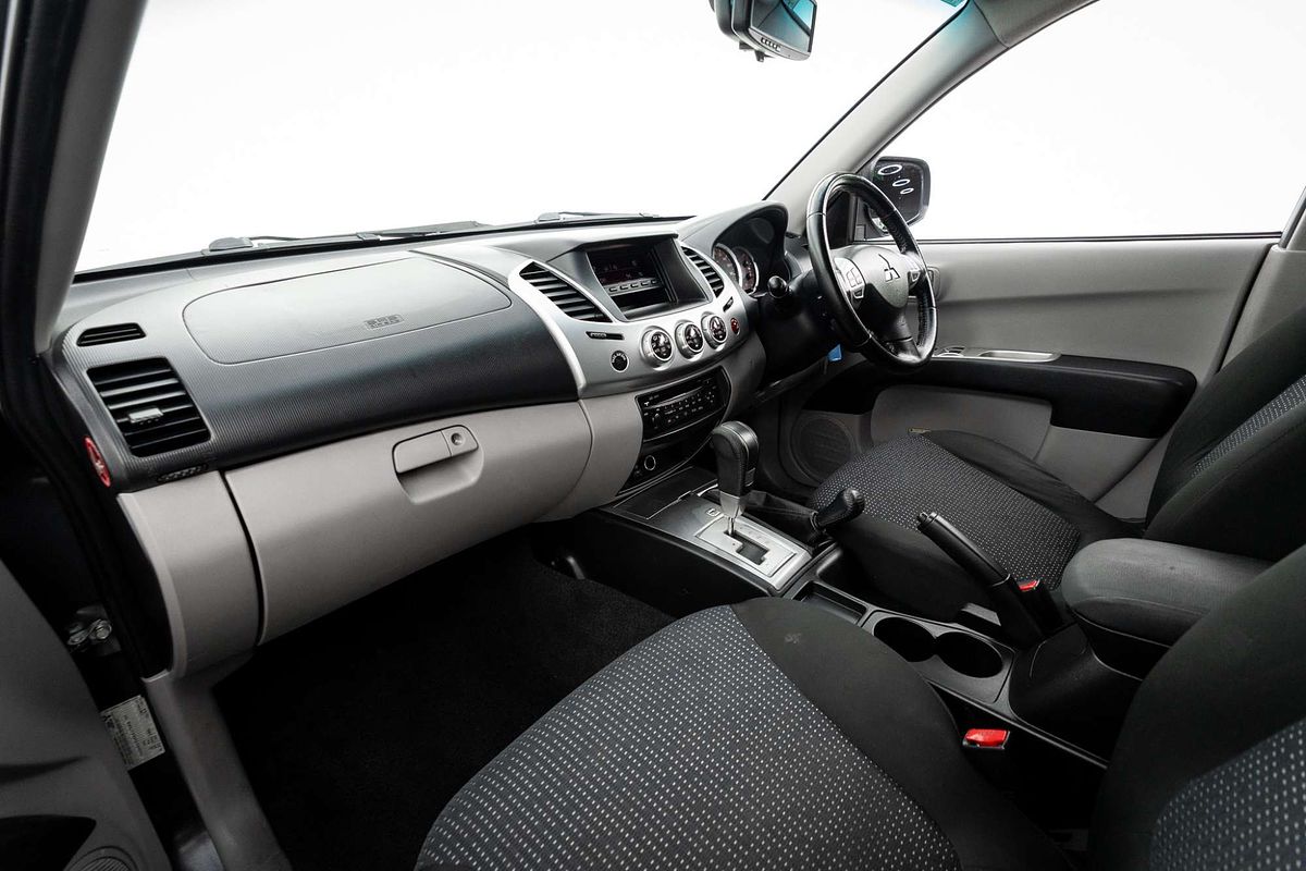 2013 Mitsubishi Triton GLX-R MN 4X4