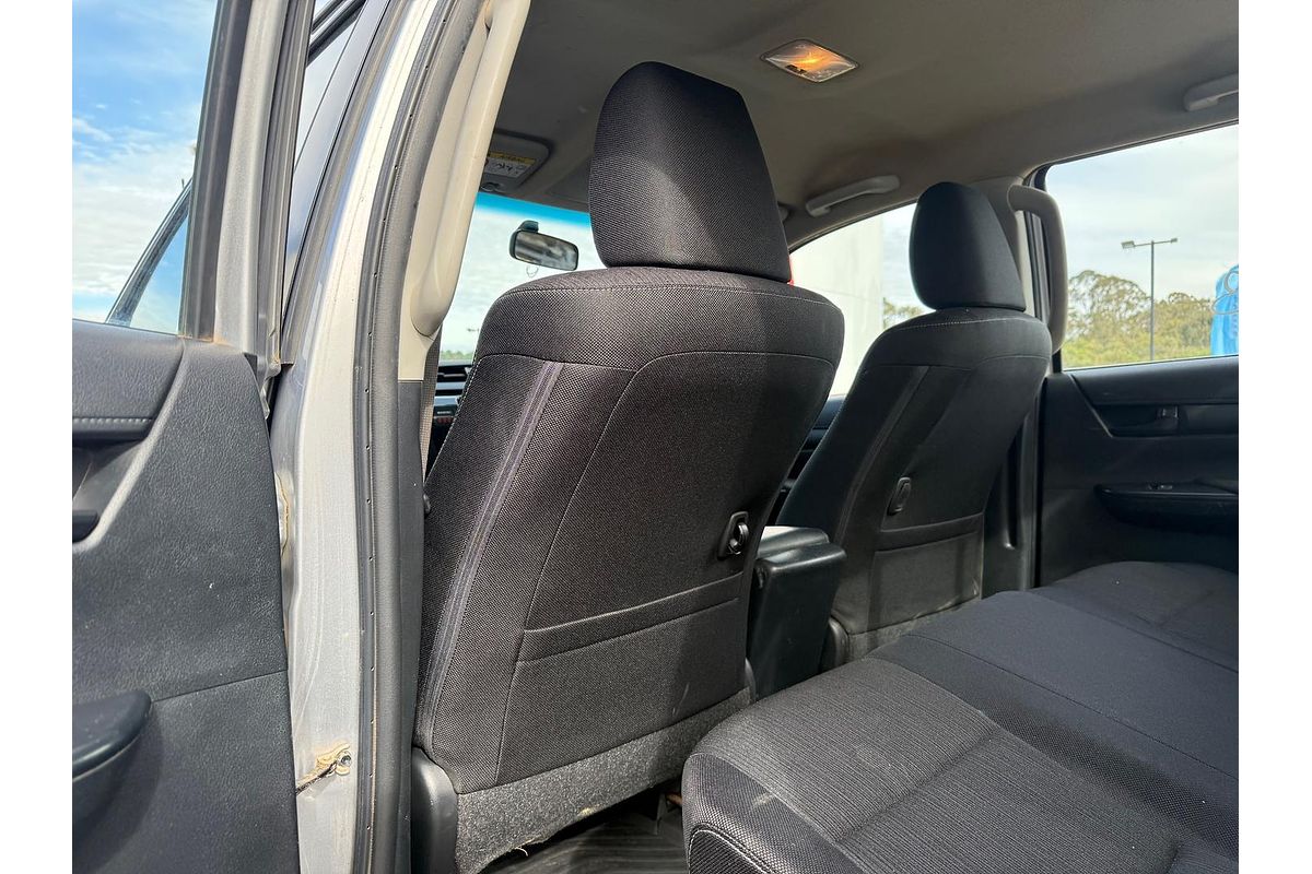 2017 Toyota Hilux SR GUN126R 4X4