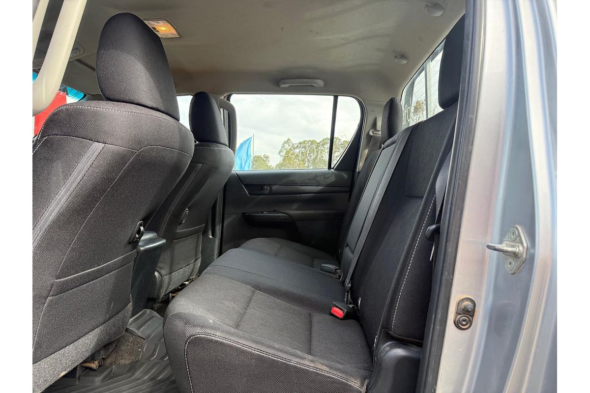 2017 Toyota Hilux SR GUN126R 4X4