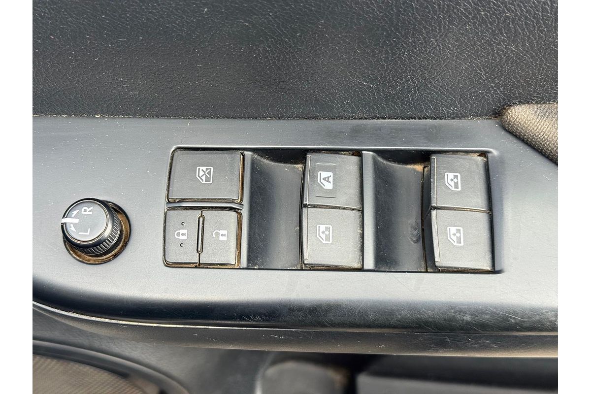 2017 Toyota Hilux SR GUN126R 4X4