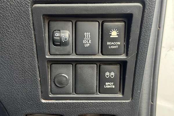 2017 Toyota Hilux SR GUN126R 4X4