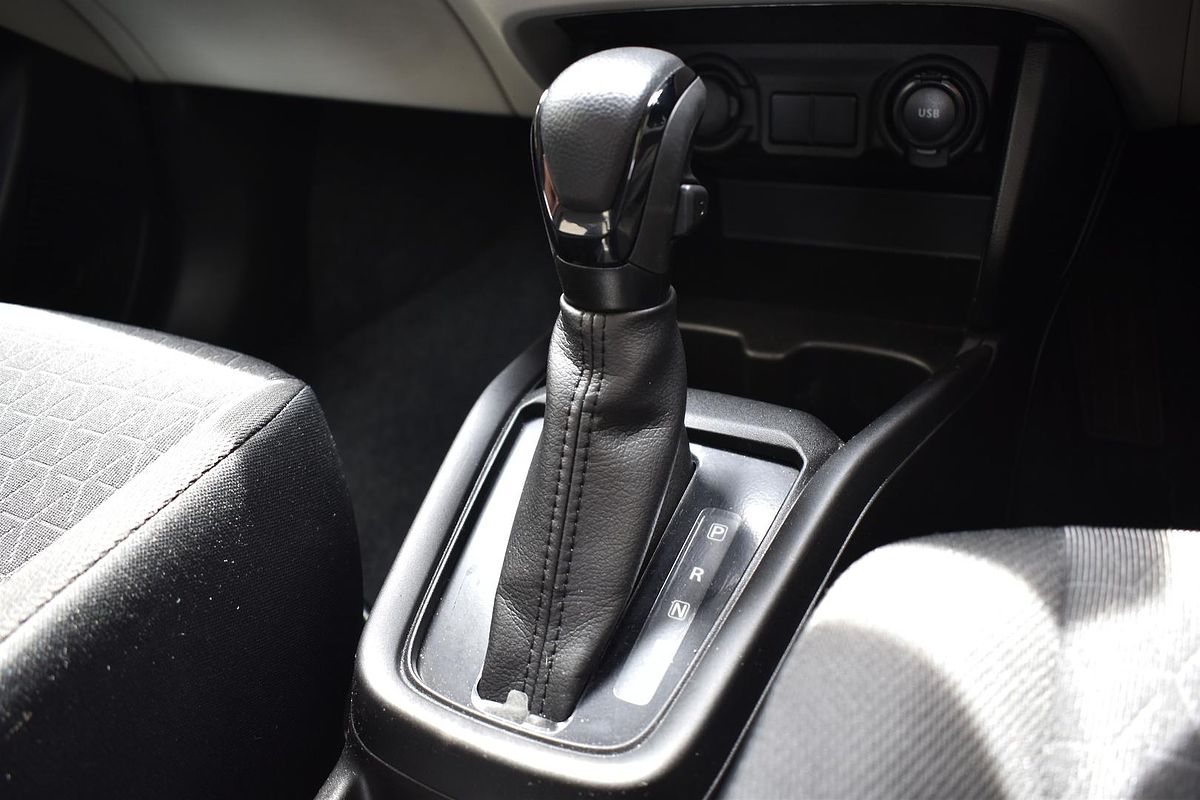 2024 Suzuki Swift Hybrid UZ