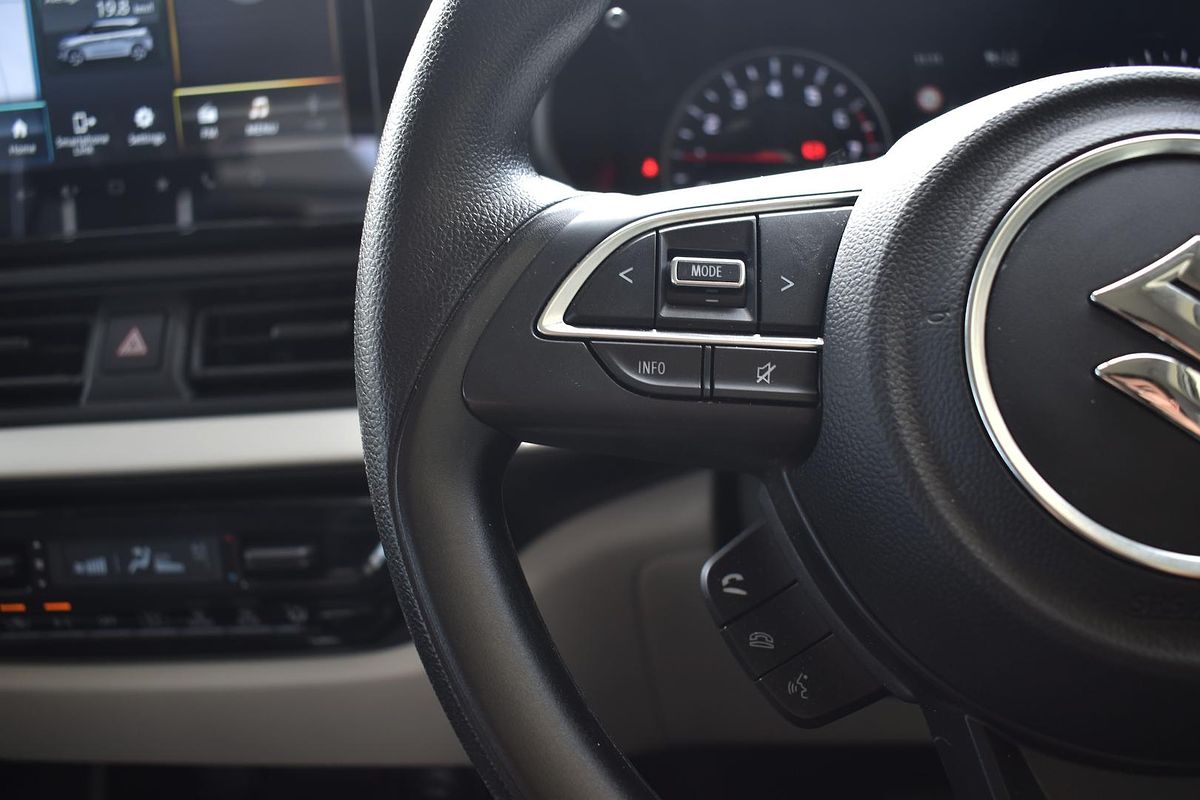 2024 Suzuki Swift Hybrid UZ