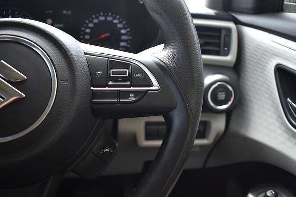 2024 Suzuki Swift Hybrid UZ