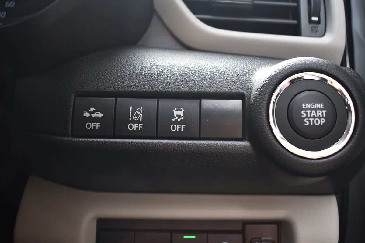 2024 Suzuki Swift Hybrid UZ