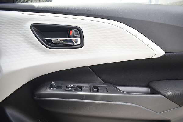 2024 Suzuki Swift Hybrid UZ