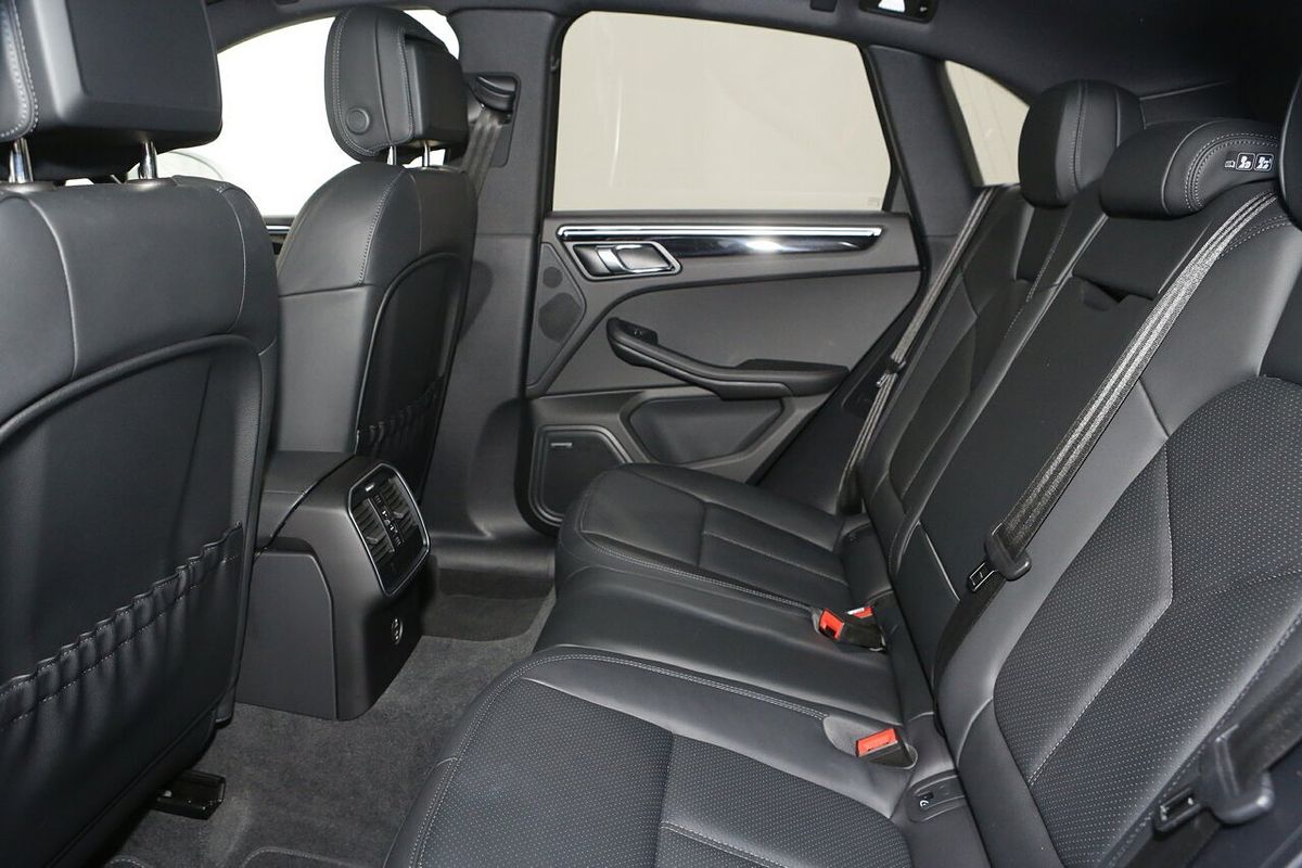 2023 Porsche Macan S 95B