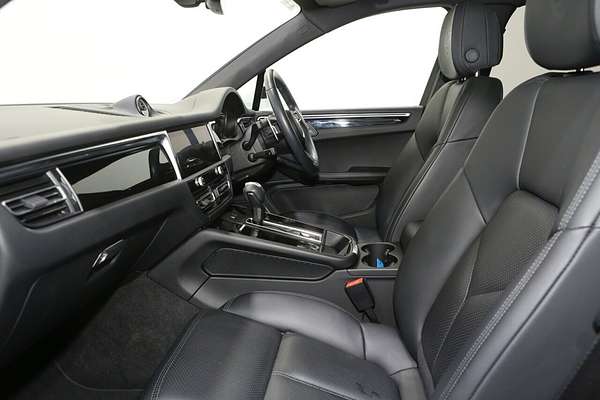 2023 Porsche Macan S 95B