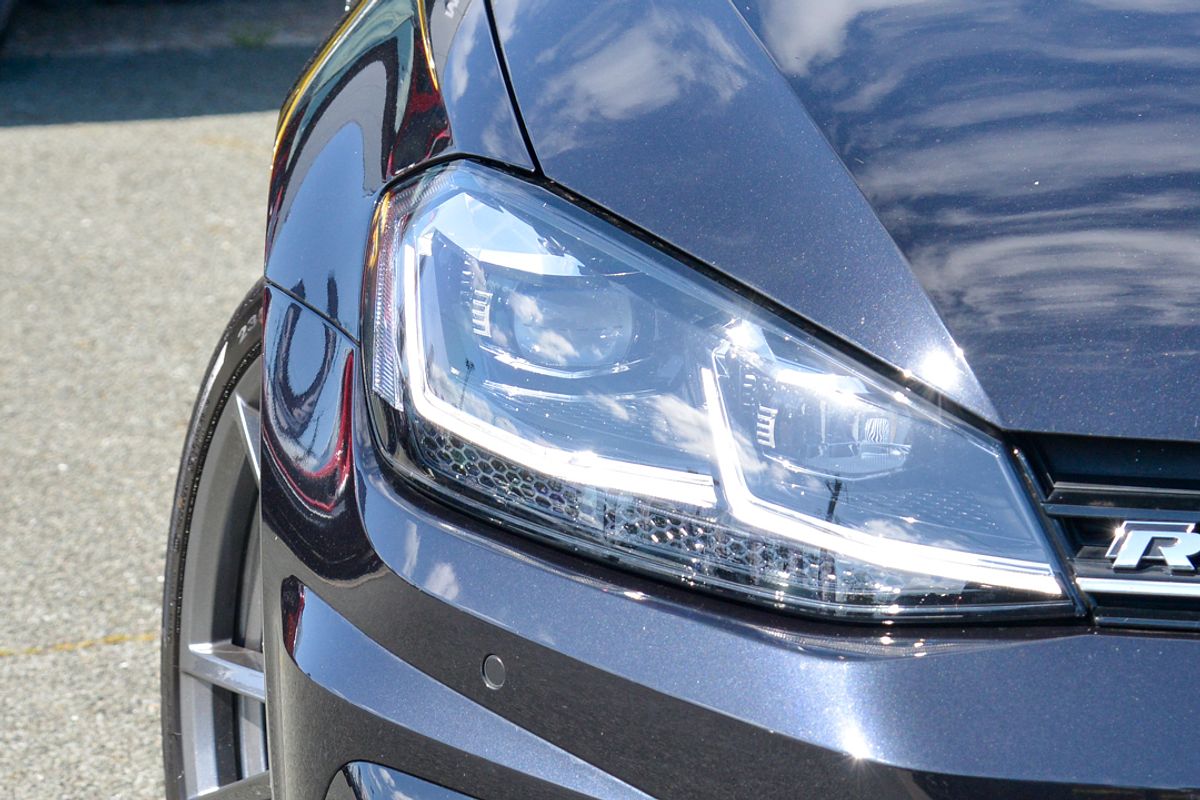 2017 Volkswagen Golf R Wolfsburg Edition 7.5