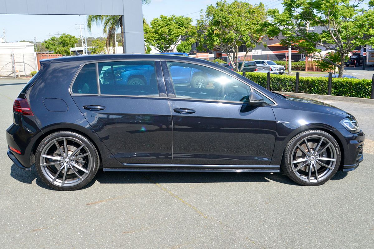 2017 Volkswagen Golf R Wolfsburg Edition 7.5