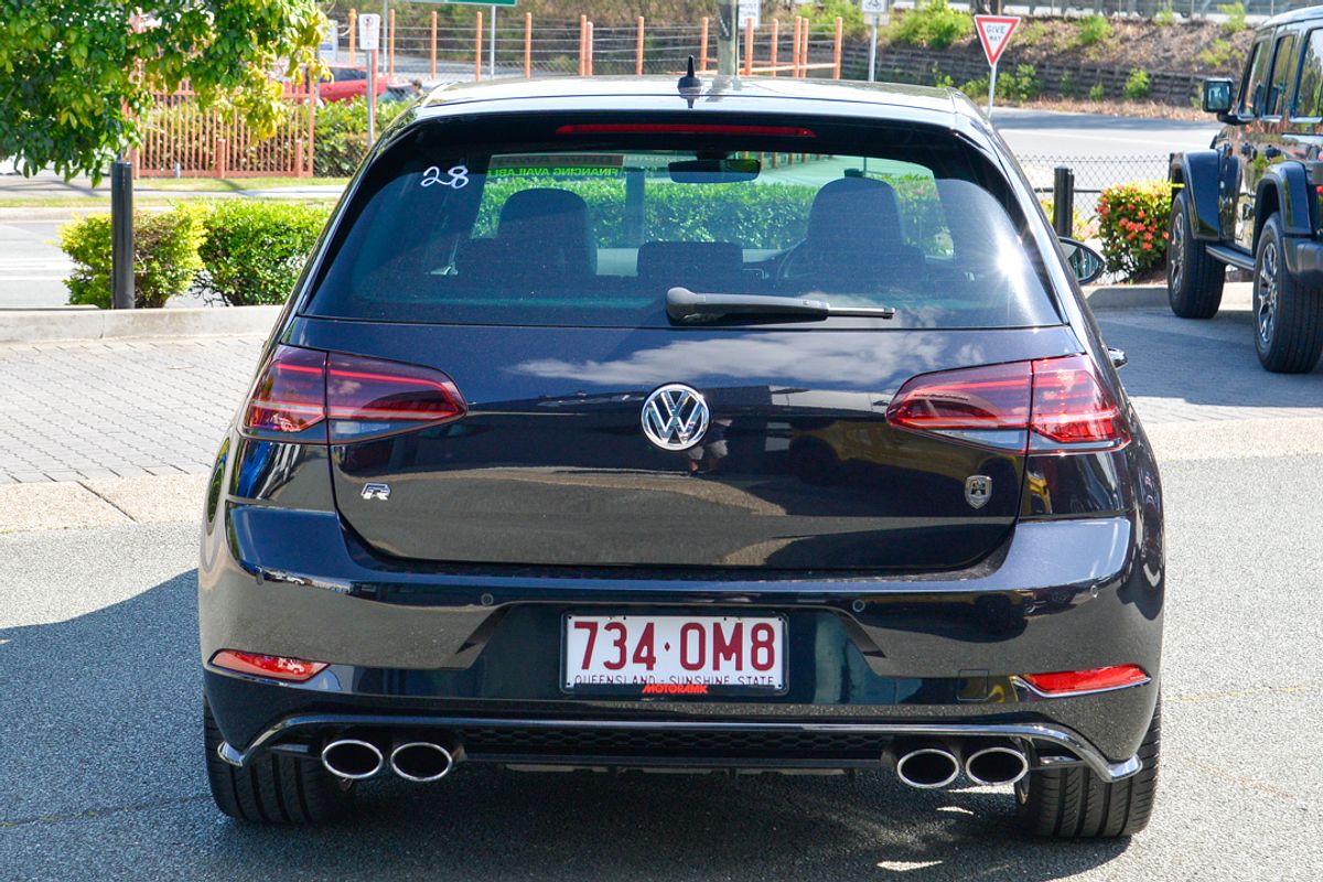 2017 Volkswagen Golf R Wolfsburg Edition 7.5