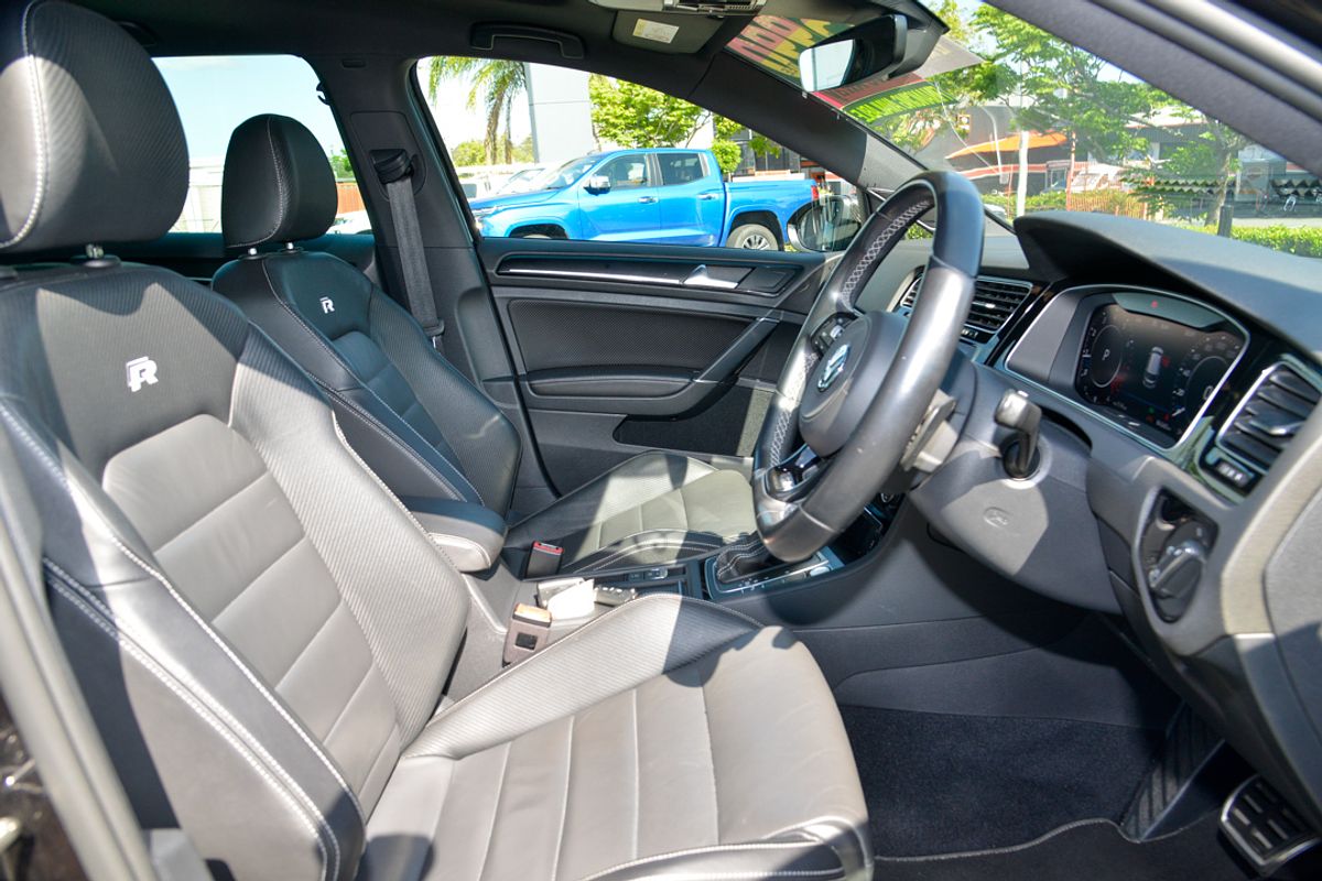2017 Volkswagen Golf R Wolfsburg Edition 7.5