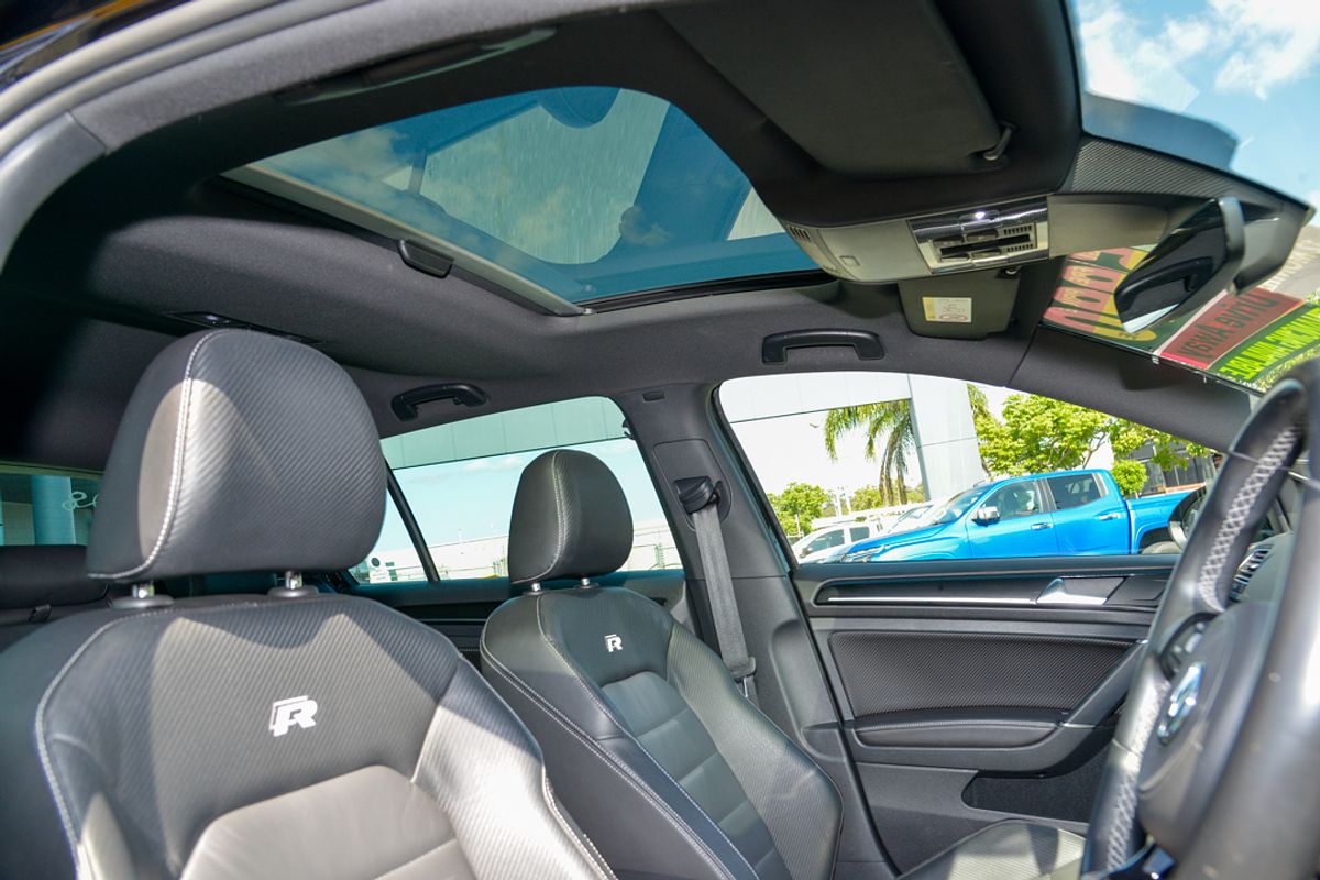 2017 Volkswagen Golf R Wolfsburg Edition 7.5