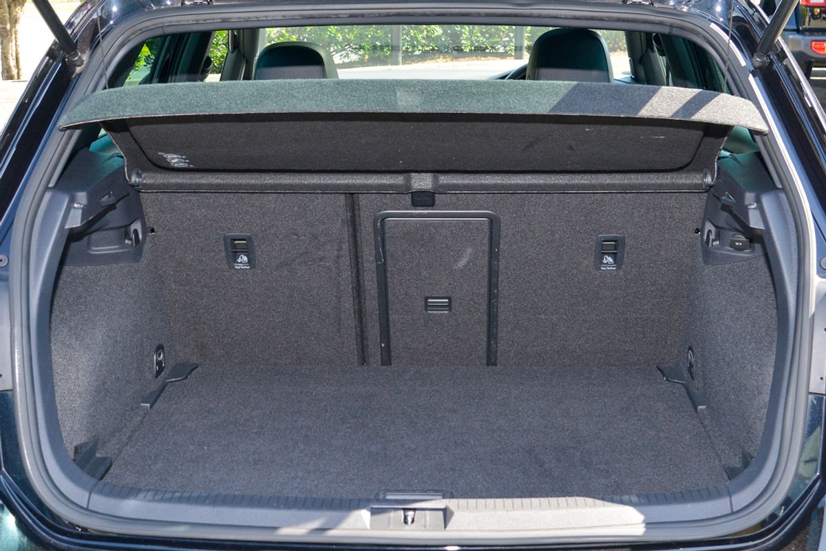 2017 Volkswagen Golf R Wolfsburg Edition 7.5