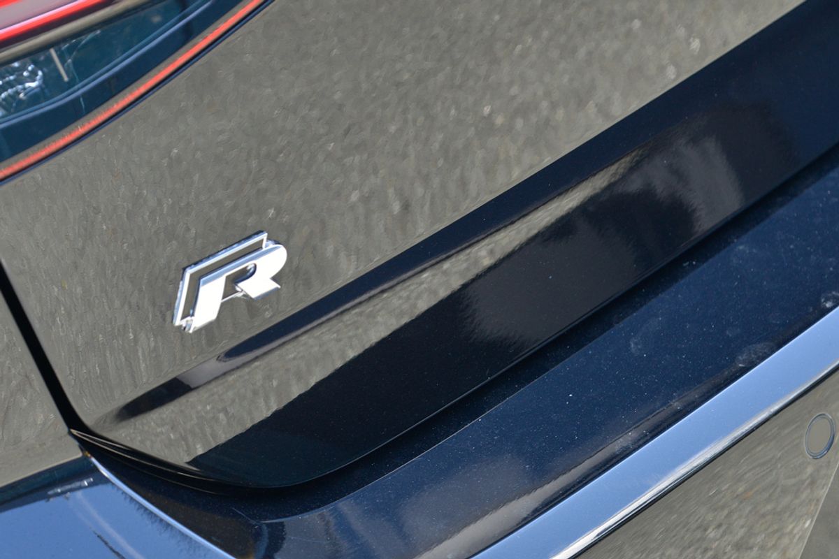 2017 Volkswagen Golf R Wolfsburg Edition 7.5