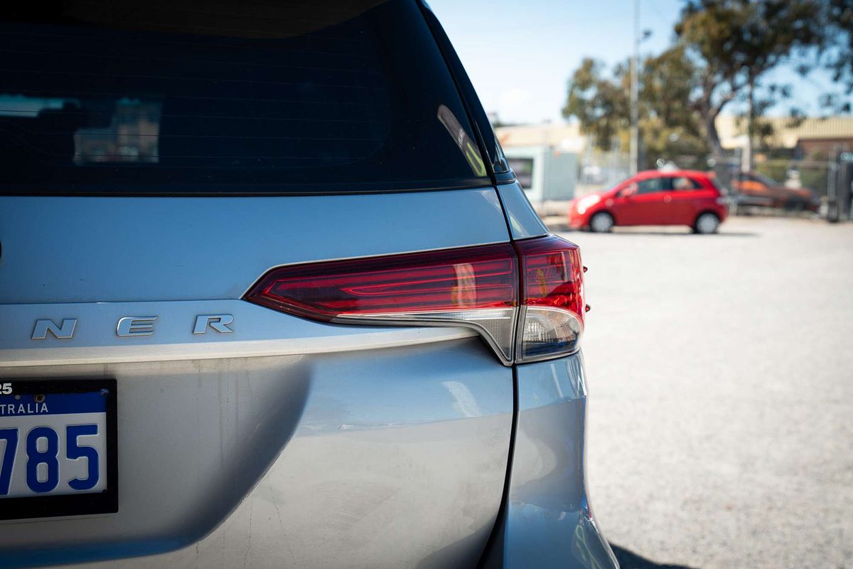 2016 Toyota Fortuner GX GUN156R