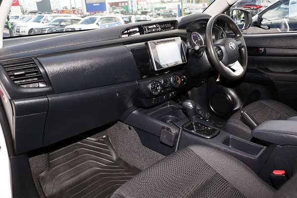 2017 Toyota Hilux SR GUN126R 4X4
