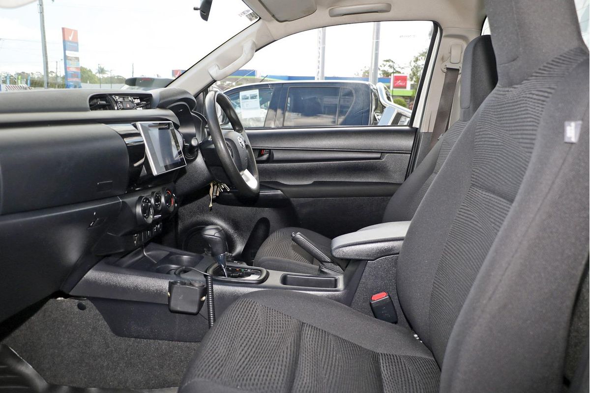 2017 Toyota Hilux SR GUN126R 4X4