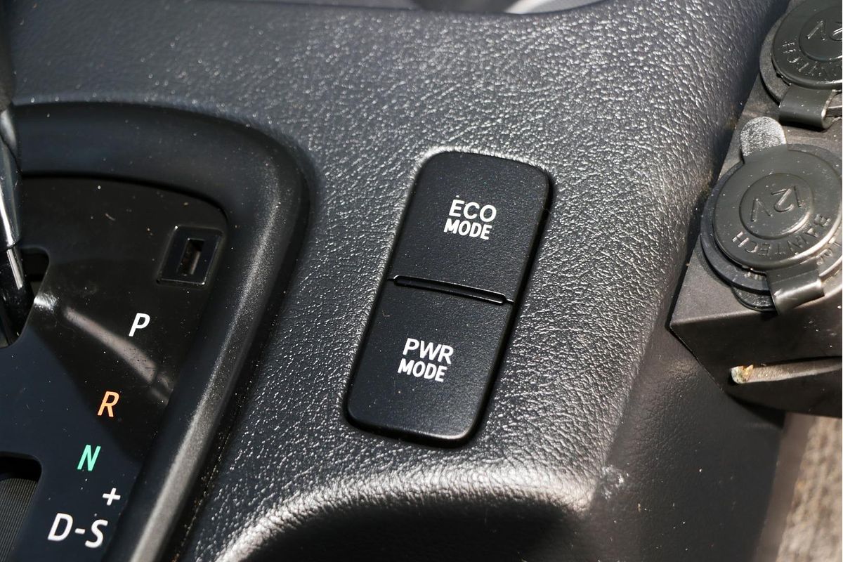 2017 Toyota Hilux SR GUN126R 4X4