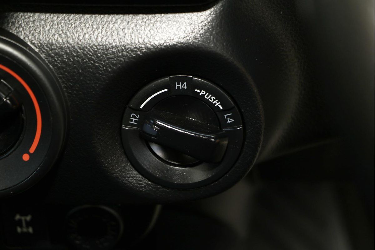 2017 Toyota Hilux SR GUN126R 4X4