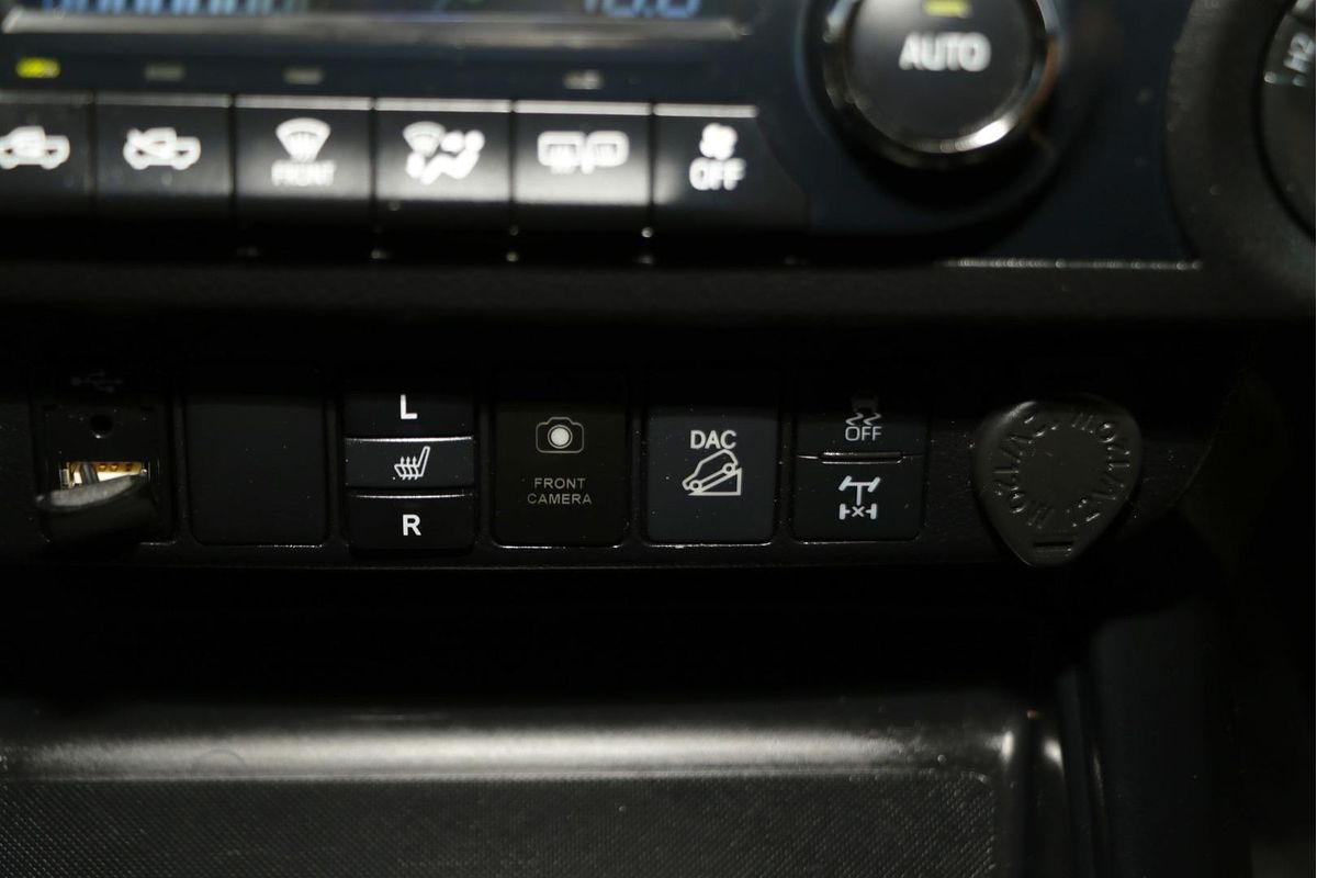 2020 Toyota Hilux SR5 GUN126R 4X4