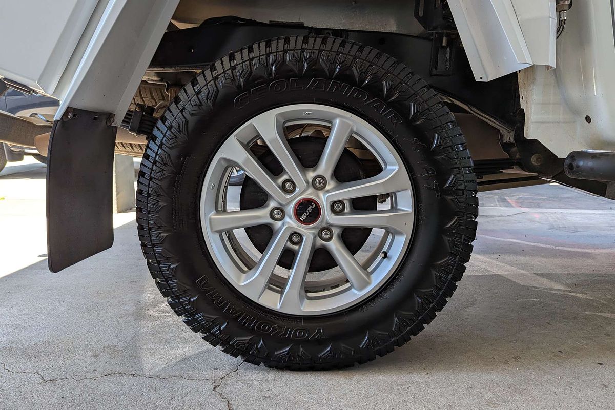 2021 Isuzu D-MAX LS-M  4X4