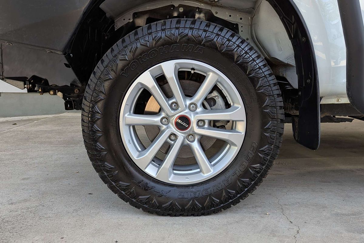 2021 Isuzu D-MAX LS-M  4X4