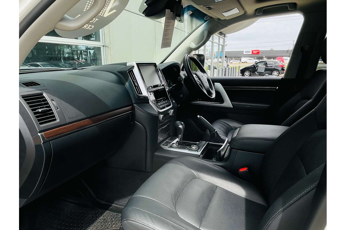 2019 Toyota Landcruiser Sahara VDJ200R