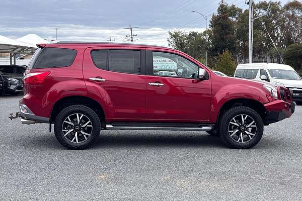 2021 Isuzu MU-X LS-T