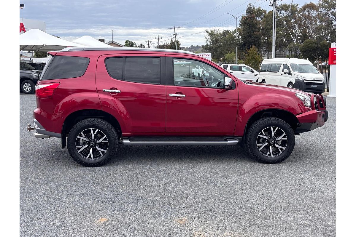 2021 Isuzu MU-X LS-T