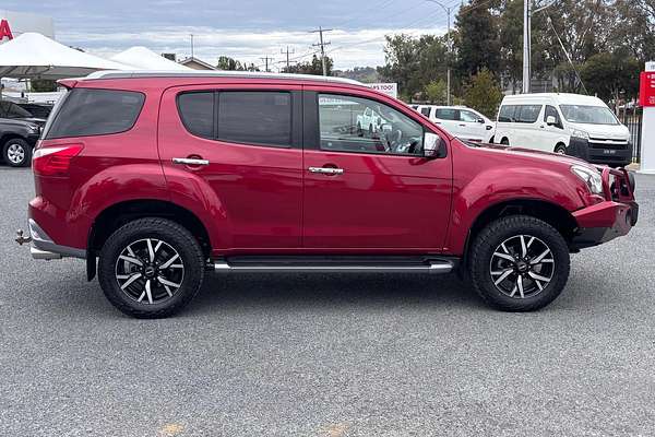 2021 Isuzu MU-X LS-T