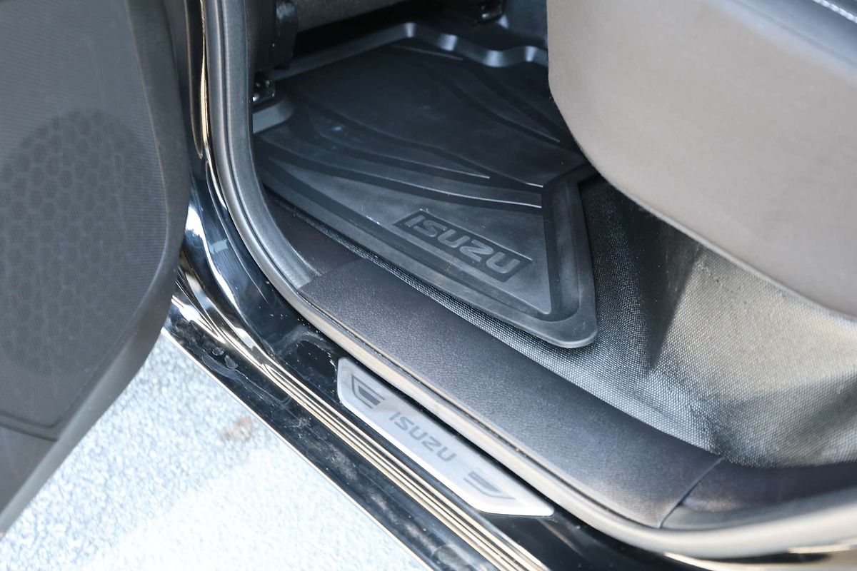 2021 Isuzu D-MAX SX High Ride Rear Wheel Drive