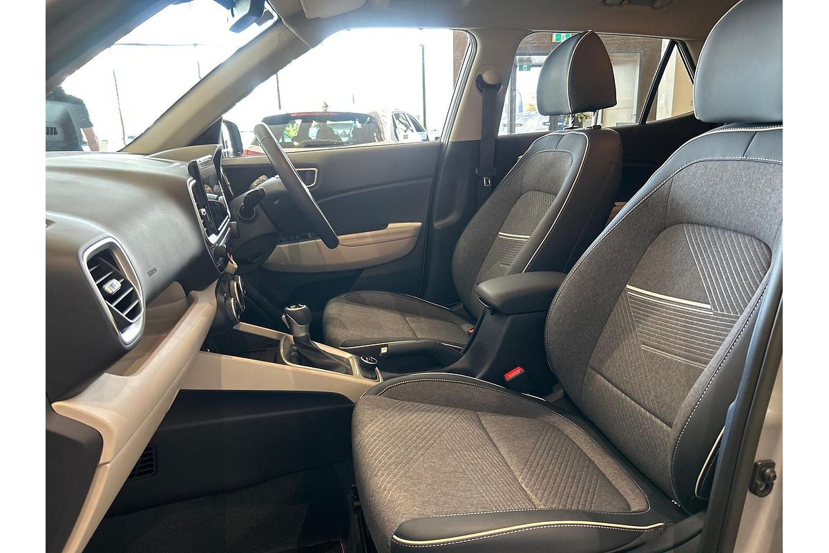 2025 Hyundai Venue Elite QX.V5