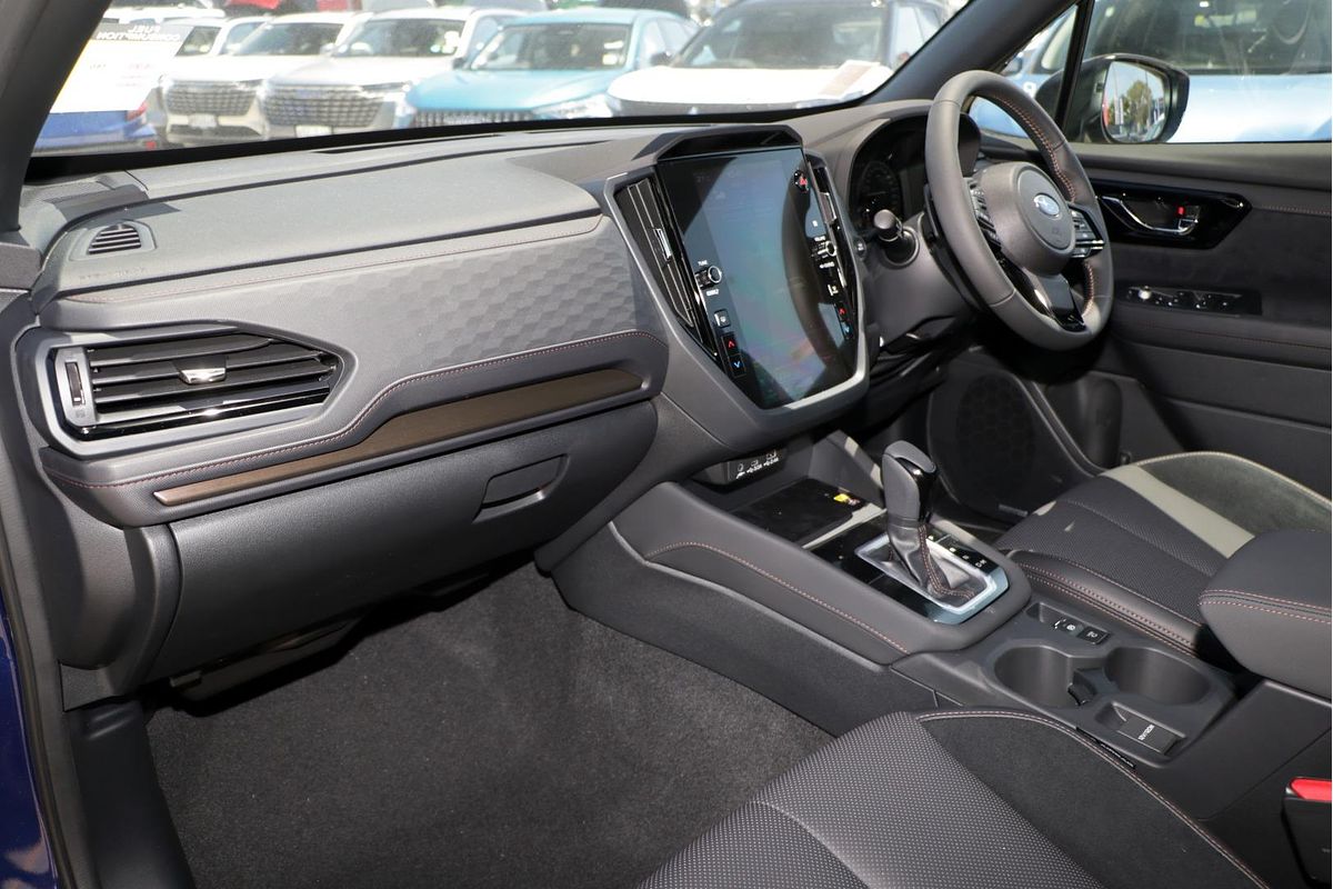 2025 Subaru Forester Hybrid Touring S6
