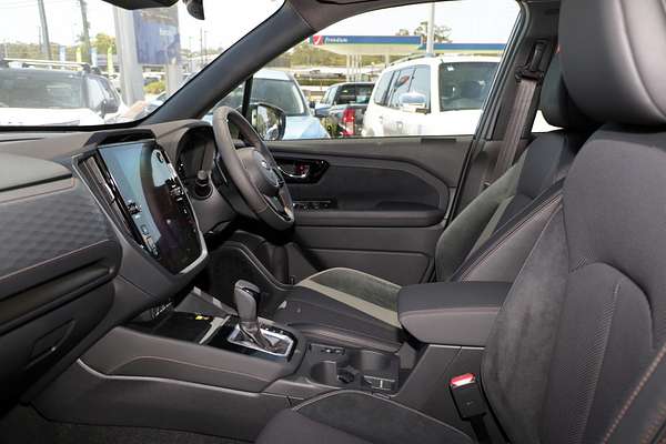 2025 Subaru Forester Hybrid Touring S6