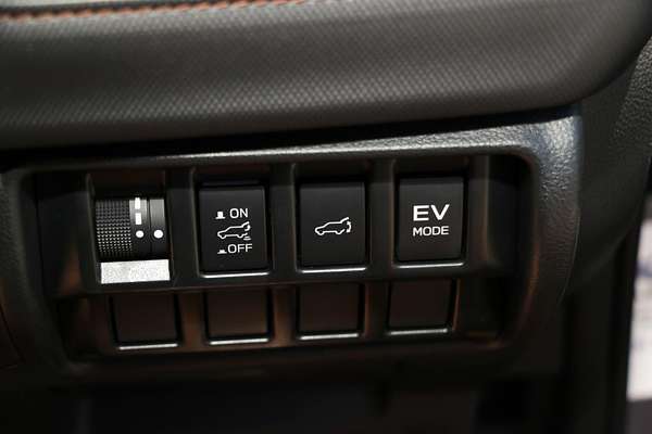 2025 Subaru Forester Hybrid Touring S6