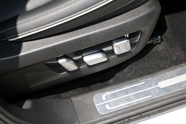 2025 GWM Tank 300 Ultra Hybrid P01