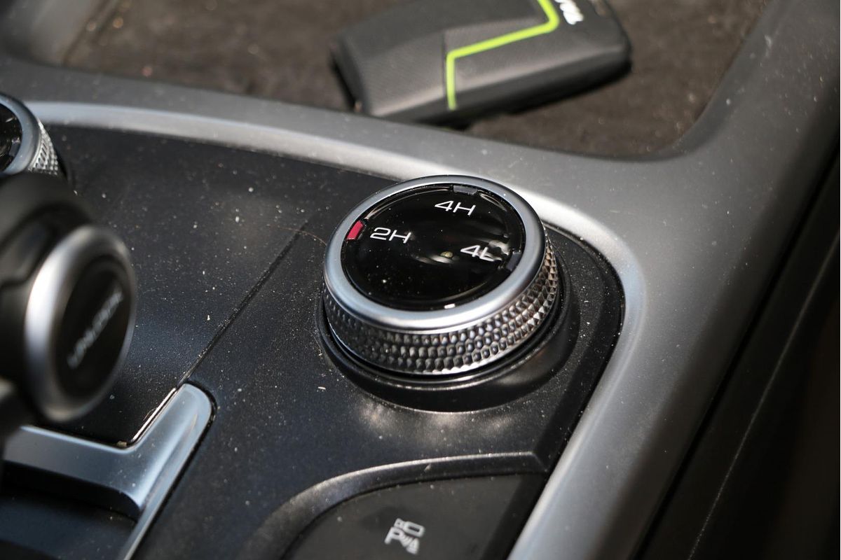 2025 GWM Tank 300 Ultra Hybrid P01