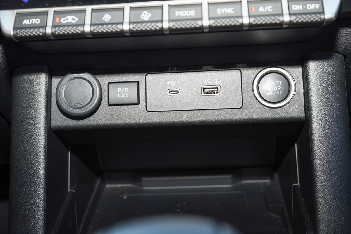 2024 Mitsubishi Triton GLS MV 4X4