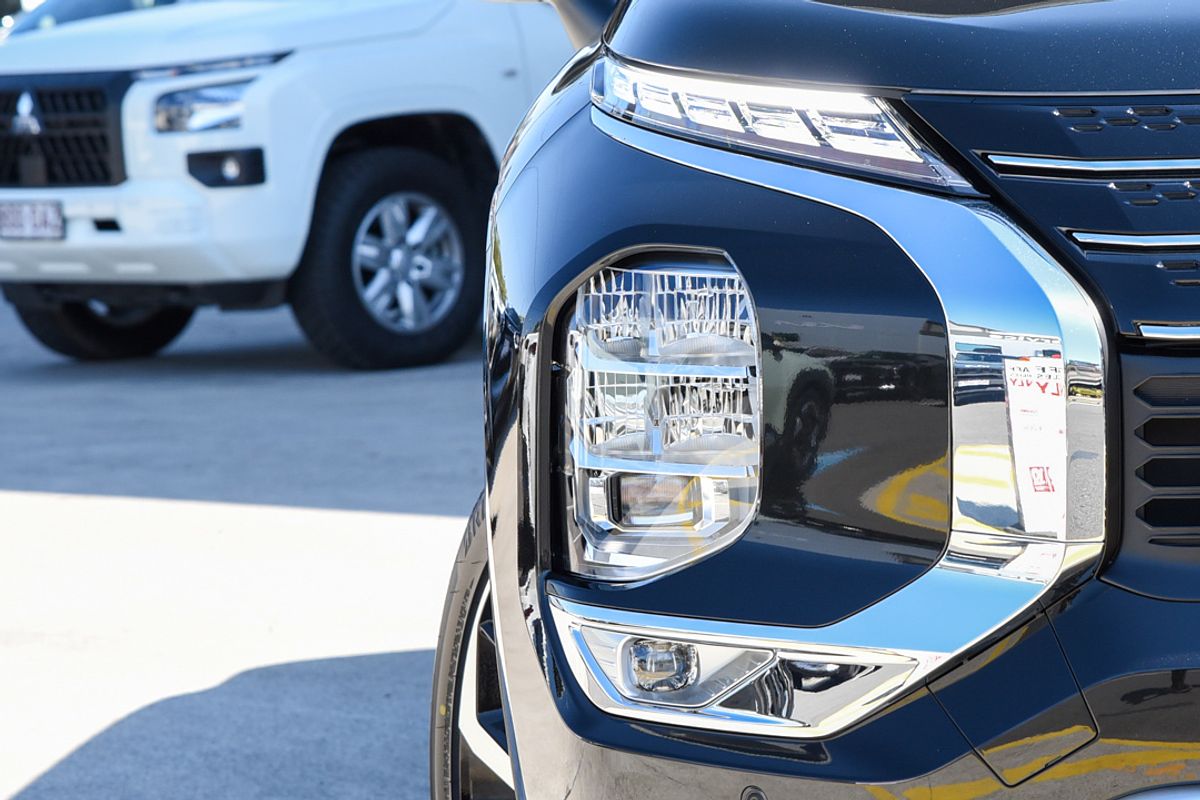 2025 Mitsubishi Outlander PHEV Exceed Tourer ZM