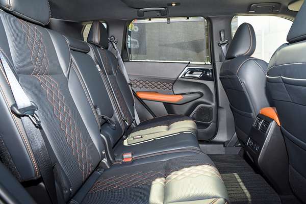 2025 Mitsubishi Outlander PHEV Exceed Tourer ZM