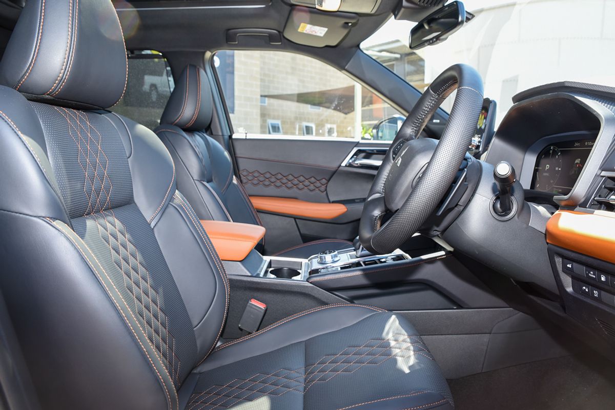 2025 Mitsubishi Outlander PHEV Exceed Tourer ZM